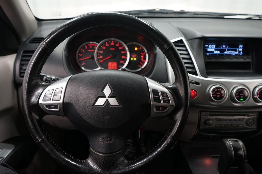 Mitsubishi L200 vaihtoauto