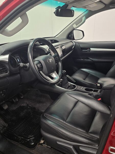 Toyota Hilux vaihtoauto