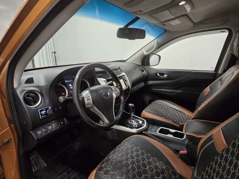 Nissan Navara vaihtoauto