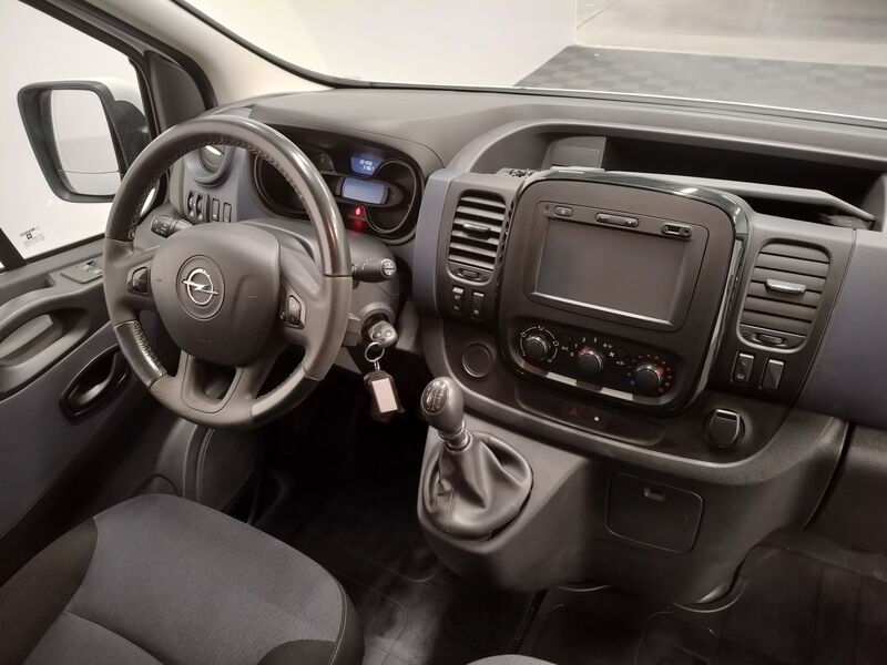 Opel Vivaro vaihtoauto