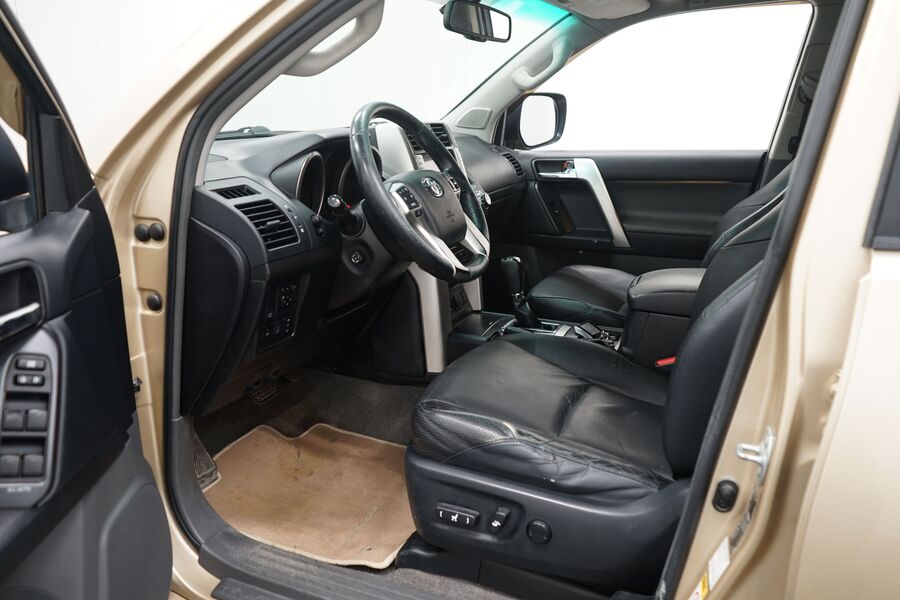 Toyota Land Cruiser vaihtoauto