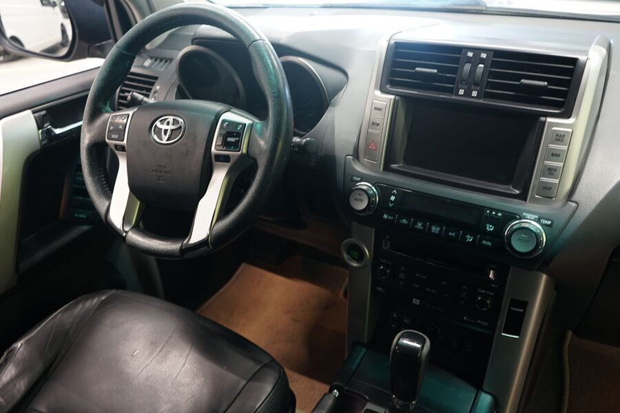 Toyota Land Cruiser vaihtoauto