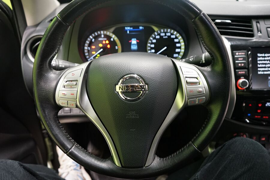 Nissan Navara vaihtoauto