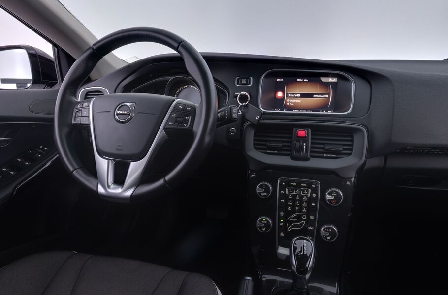 Volvo V40 Cross Country vaihtoauto