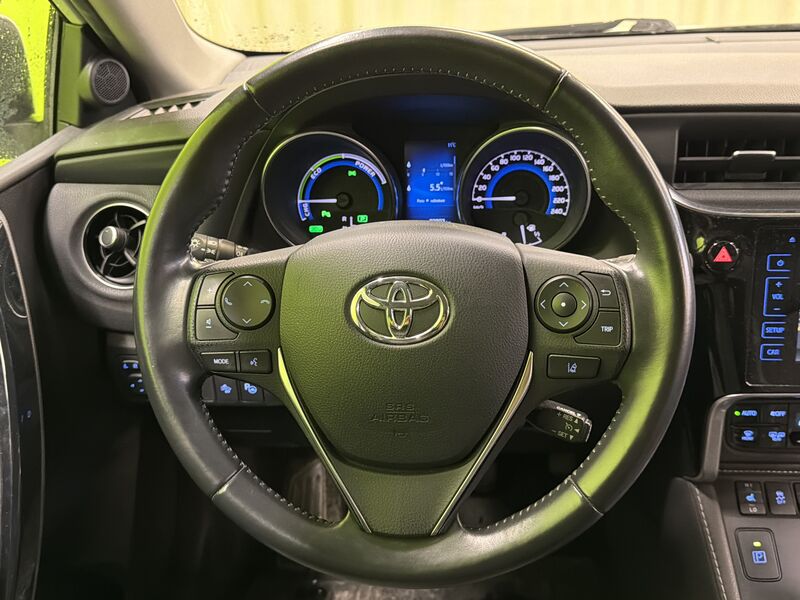 Toyota Auris vaihtoauto