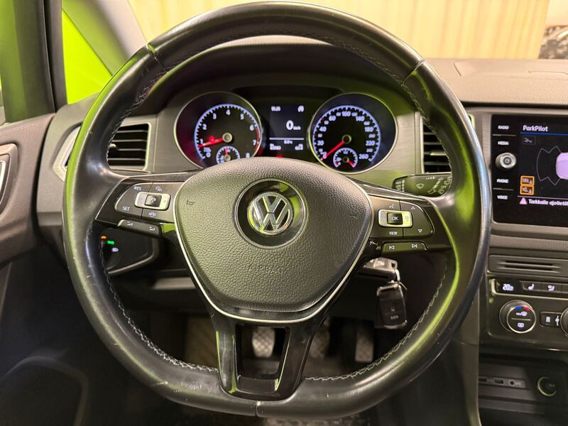 Volkswagen Golf Sportsvan vaihtoauto