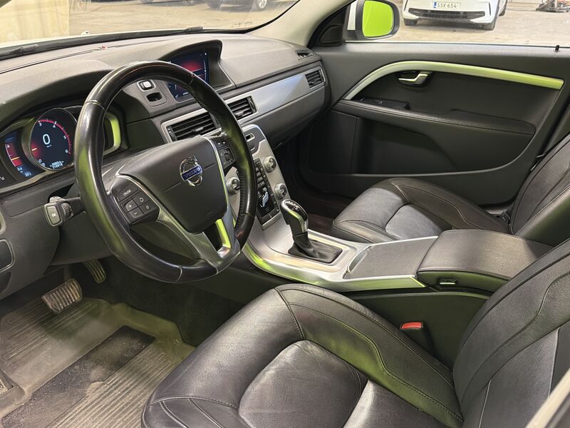 Volvo V70 vaihtoauto