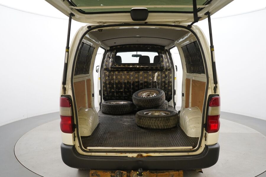 Toyota Hiace vaihtoauto