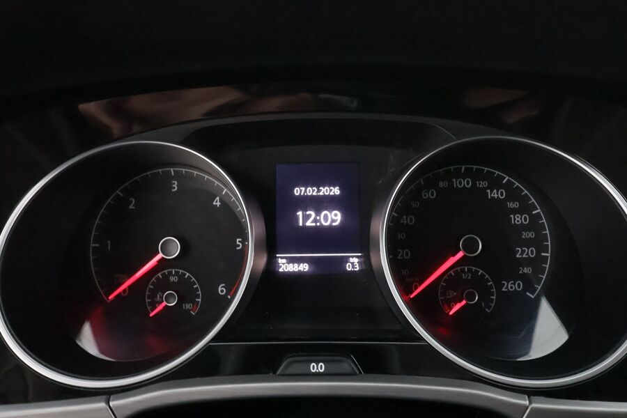 Volkswagen Touran vaihtoauto