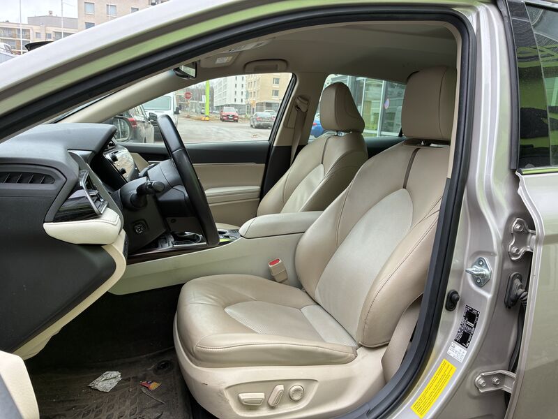 Toyota Camry vaihtoauto