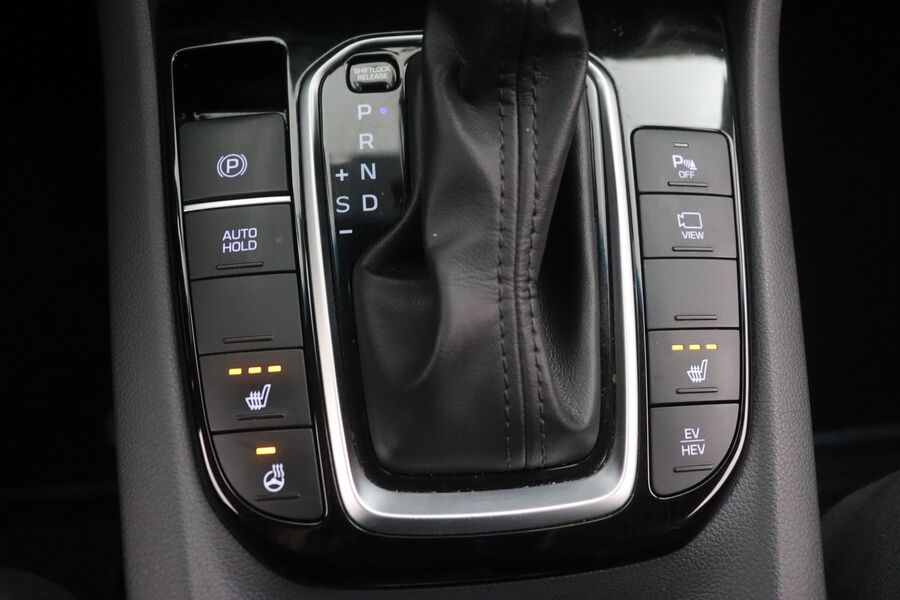 Hyundai IONIQ plug-in vaihtoauto