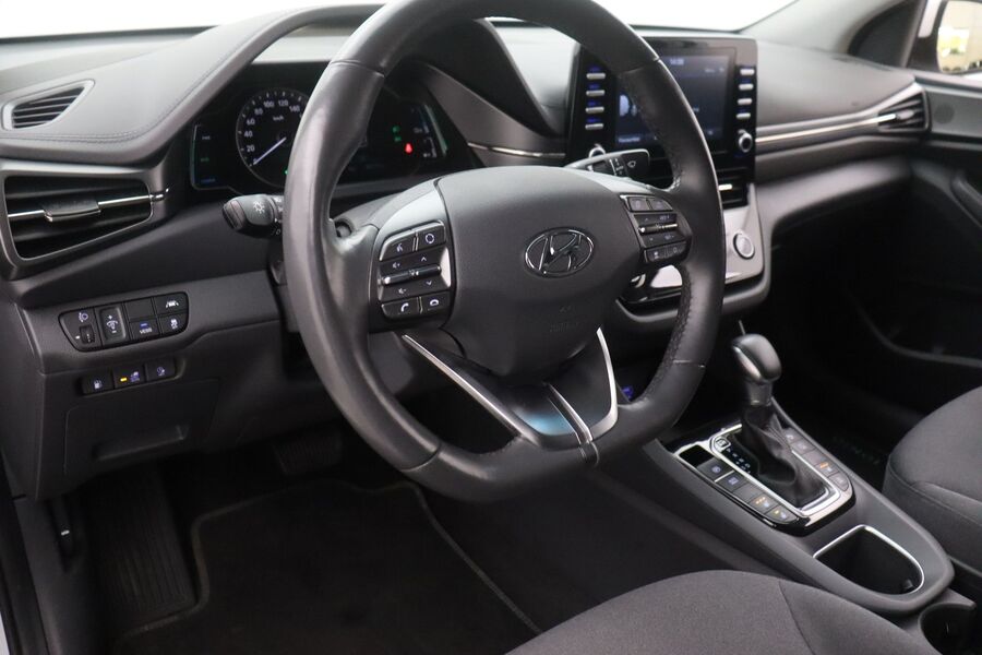 Hyundai IONIQ plug-in vaihtoauto