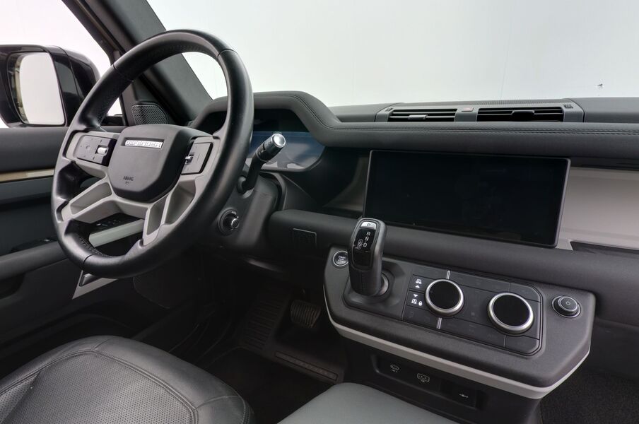 Land Rover Defender vaihtoauto