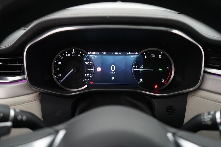 Jaguar F-PACE vaihtoauto