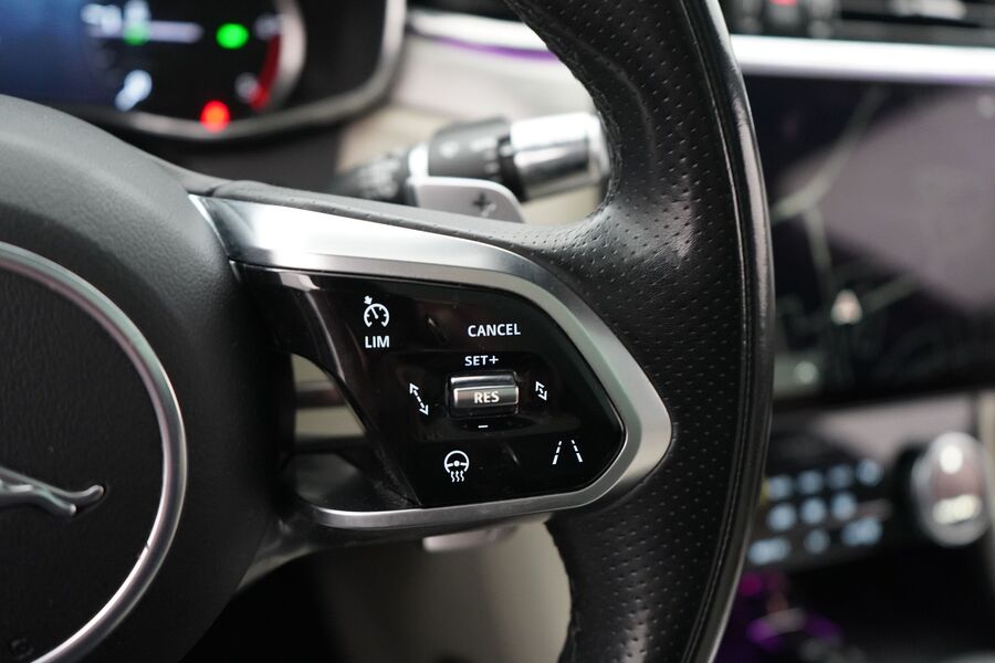 Jaguar F-PACE vaihtoauto