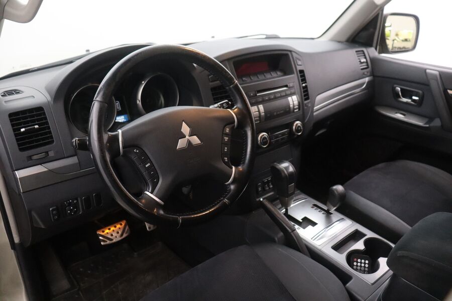 Mitsubishi Pajero vaihtoauto