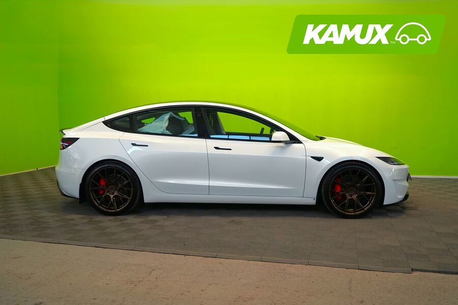 Tesla Model 3 vaihtoauto