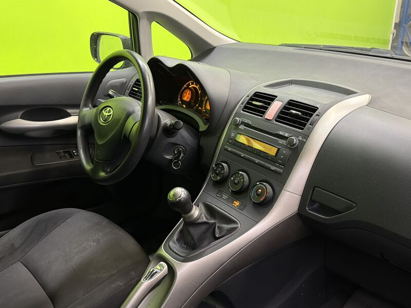Toyota Auris vaihtoauto