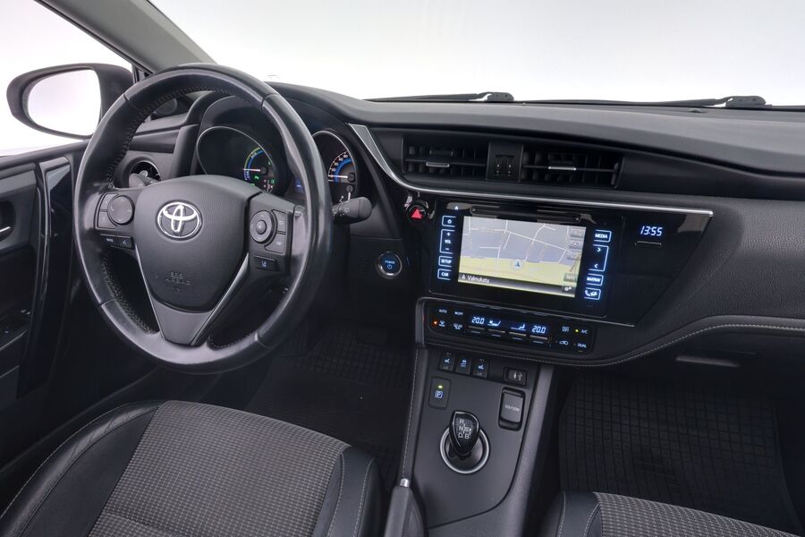 Toyota Auris vaihtoauto