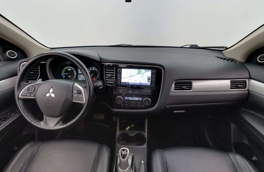 Mitsubishi Outlander PHEV vaihtoauto