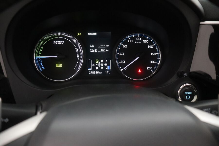 Mitsubishi Outlander PHEV vaihtoauto