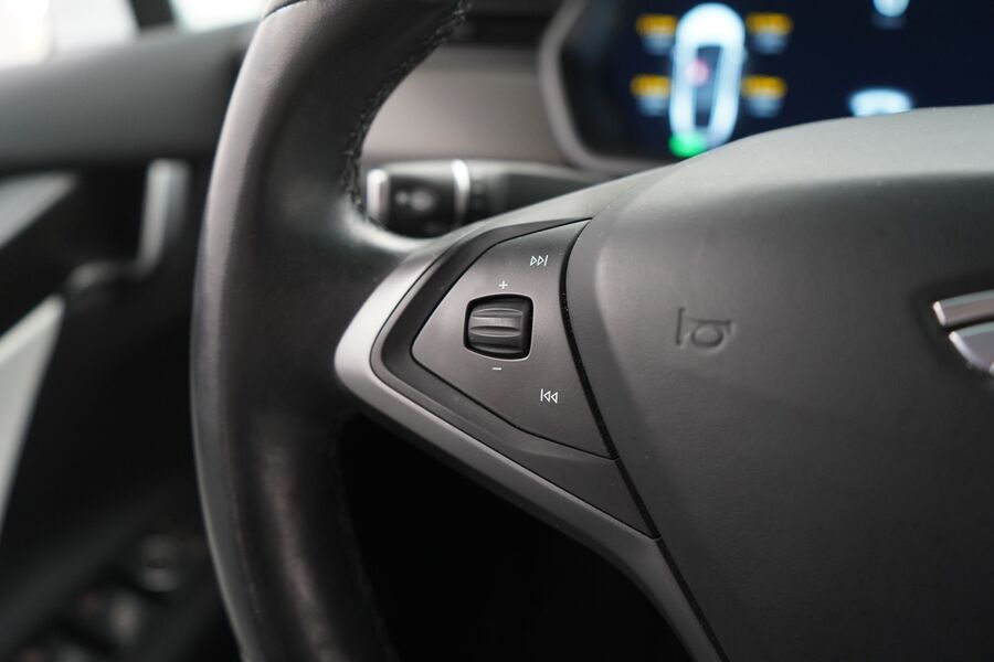 Tesla Model X vaihtoauto