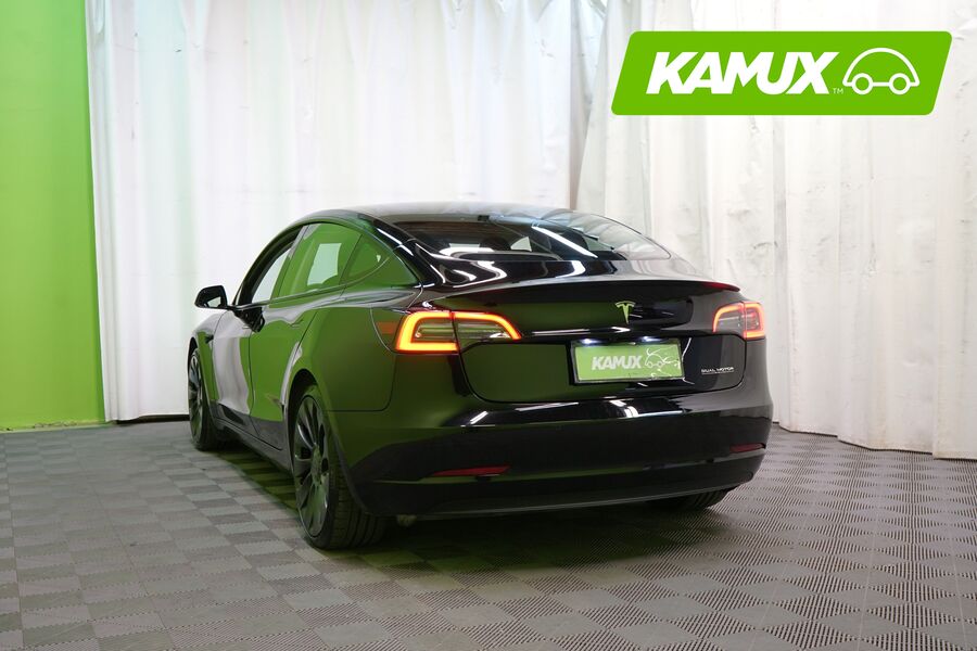 Tesla Model 3 vaihtoauto