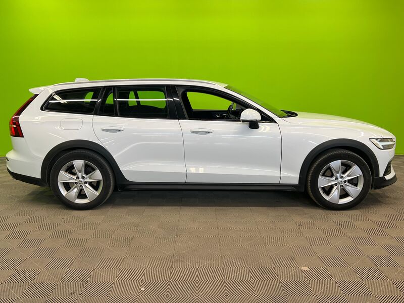 Volvo V60 Cross Country vaihtoauto
