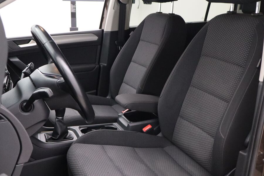 Volkswagen Touran vaihtoauto