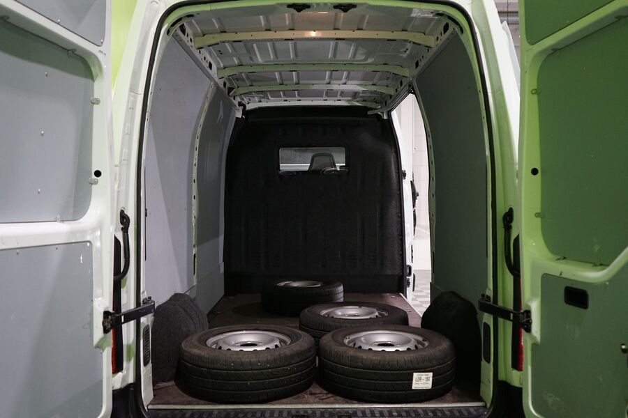 Nissan NV400 vaihtoauto