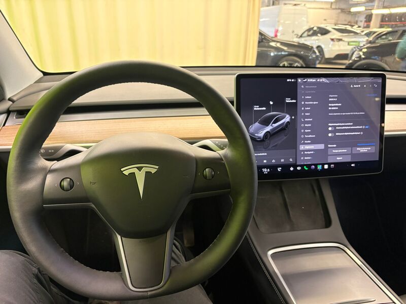 Tesla Model Y vaihtoauto
