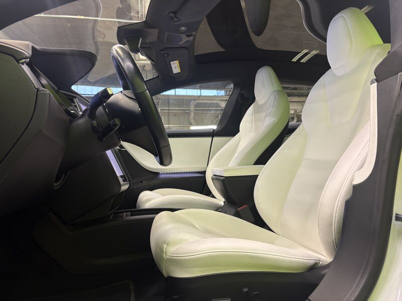 Tesla Model S vaihtoauto