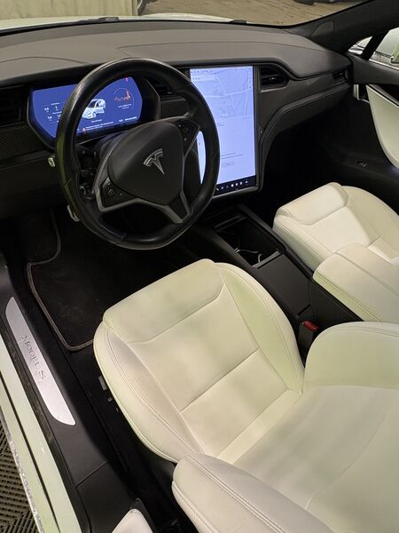 Tesla Model S vaihtoauto