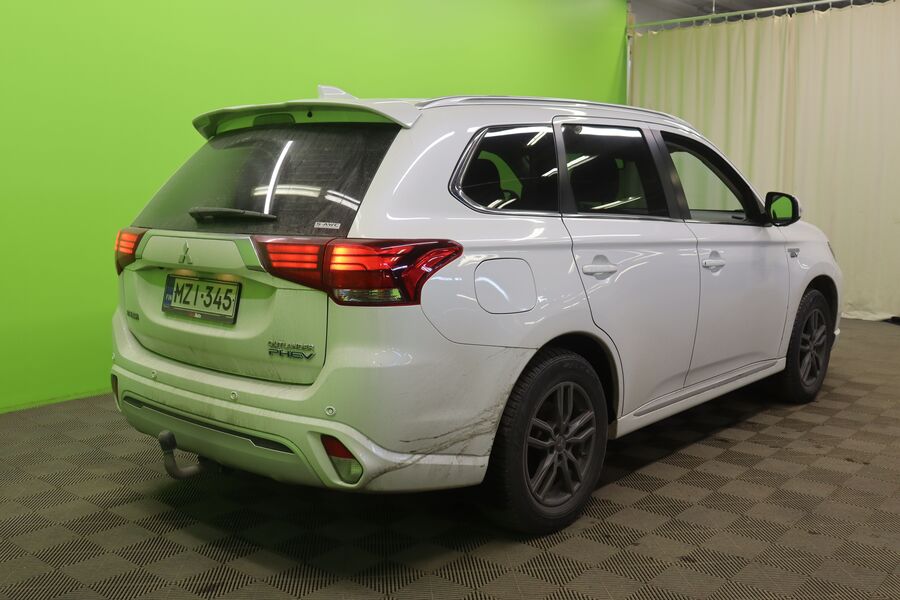 Mitsubishi Outlander PHEV vaihtoauto