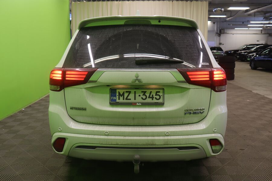 Mitsubishi Outlander PHEV vaihtoauto