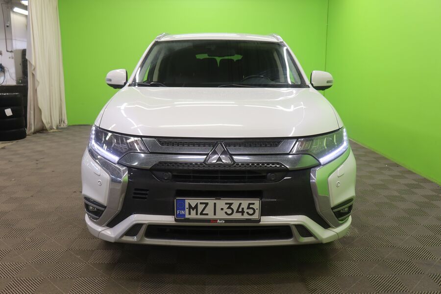 Mitsubishi Outlander PHEV vaihtoauto