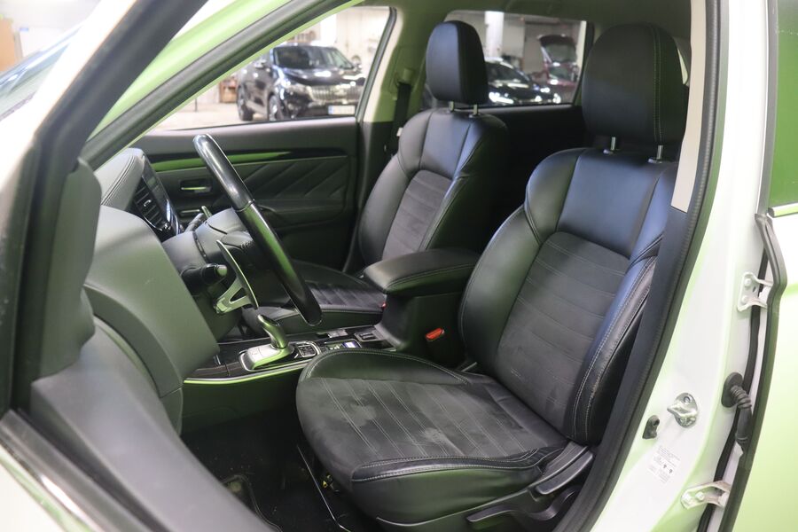 Mitsubishi Outlander PHEV vaihtoauto