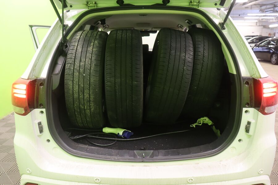 Mitsubishi Outlander PHEV vaihtoauto