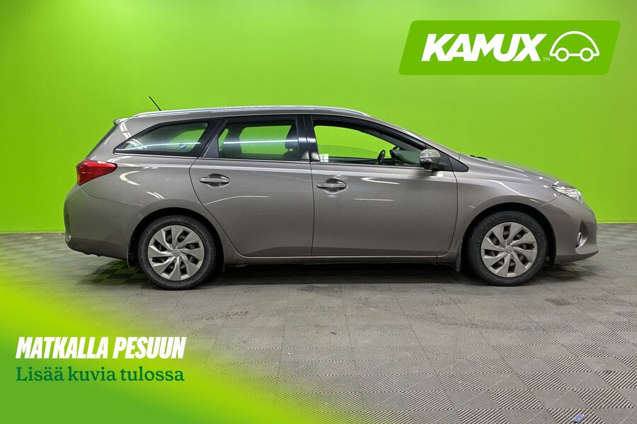 Toyota Auris vaihtoauto