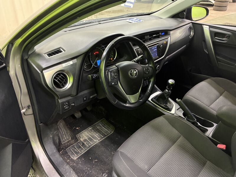 Toyota Auris vaihtoauto