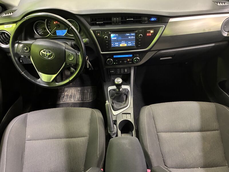 Toyota Auris vaihtoauto