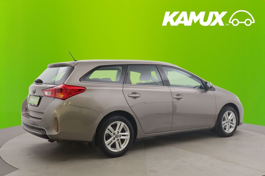 Toyota Auris vaihtoauto