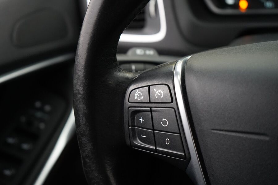 Volvo V40 Cross Country vaihtoauto