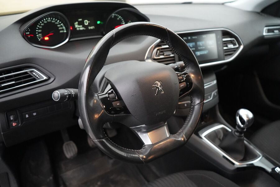 Peugeot 308 vaihtoauto