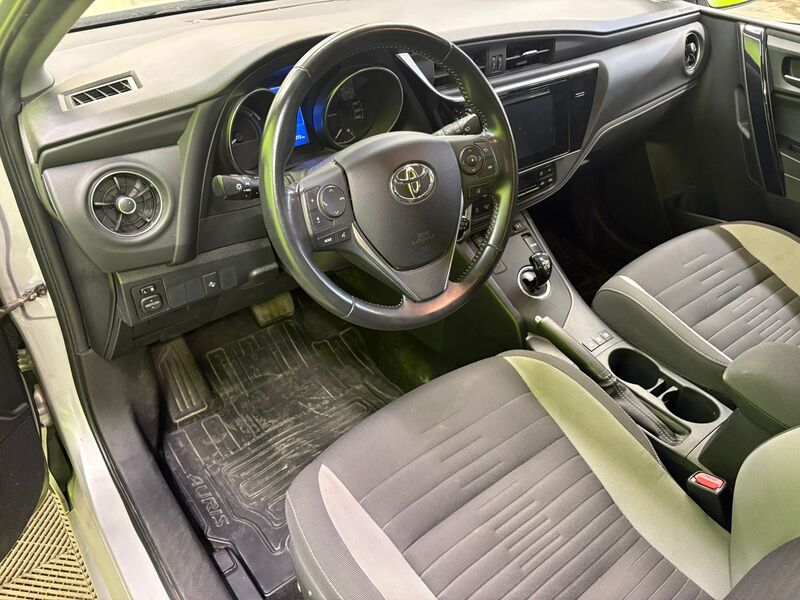 Toyota Auris vaihtoauto