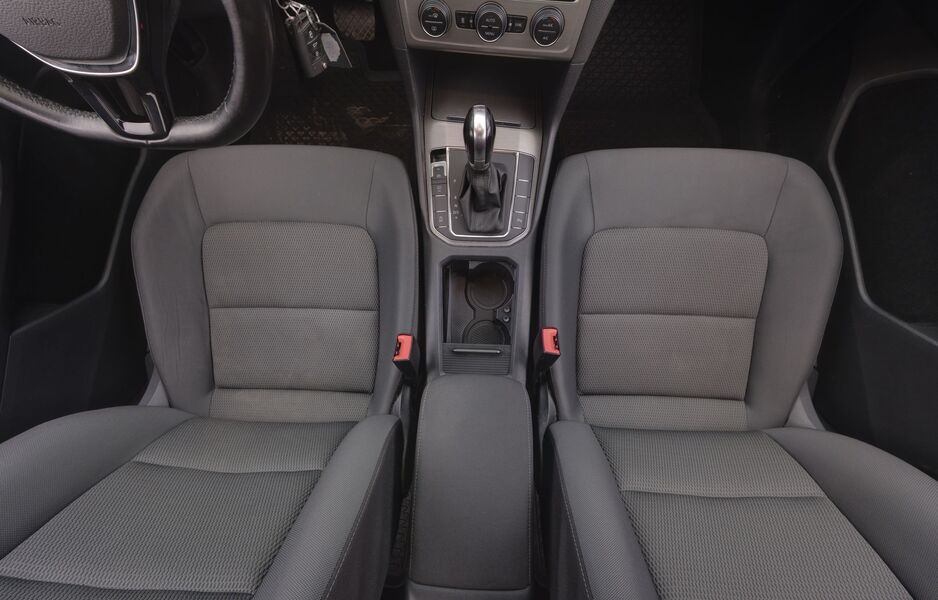 Volkswagen Golf Sportsvan vaihtoauto