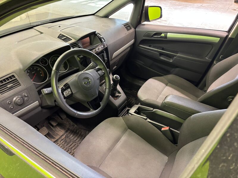 Opel Zafira vaihtoauto