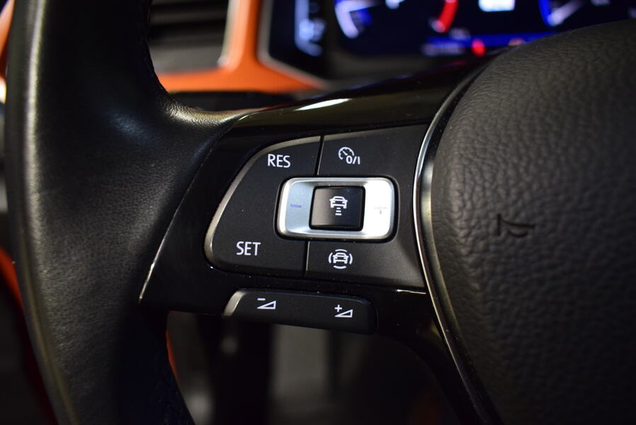 Volkswagen T-Roc vaihtoauto