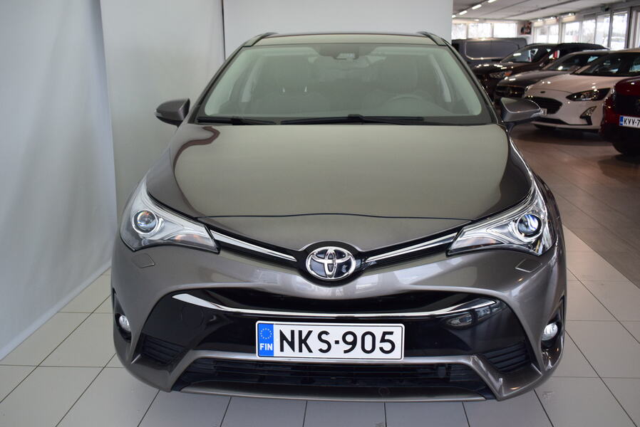 Toyota Avensis vaihtoauto