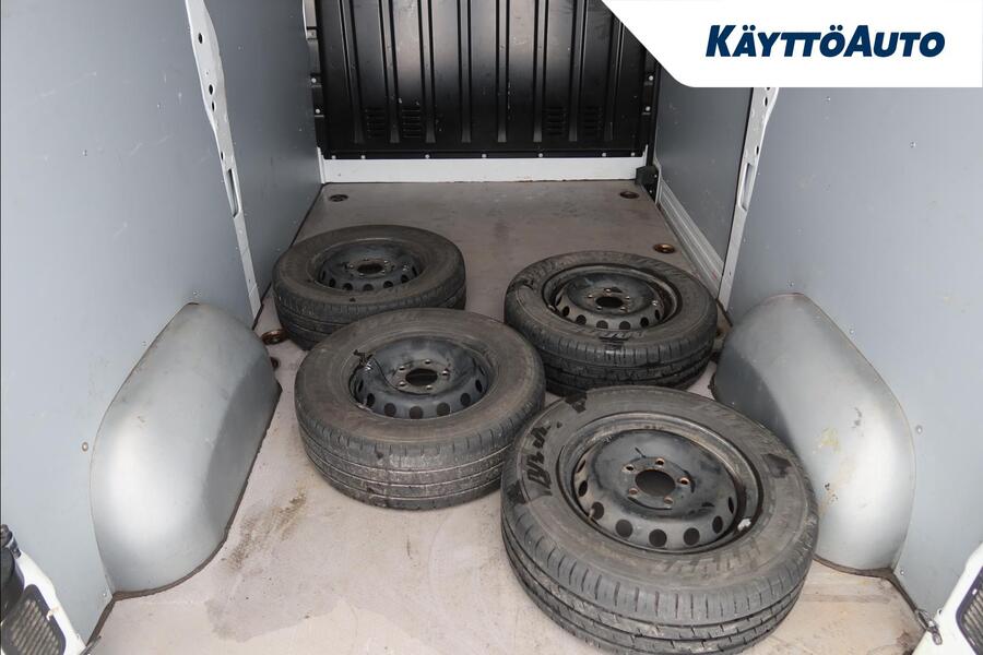 Nissan NV400 vaihtoauto